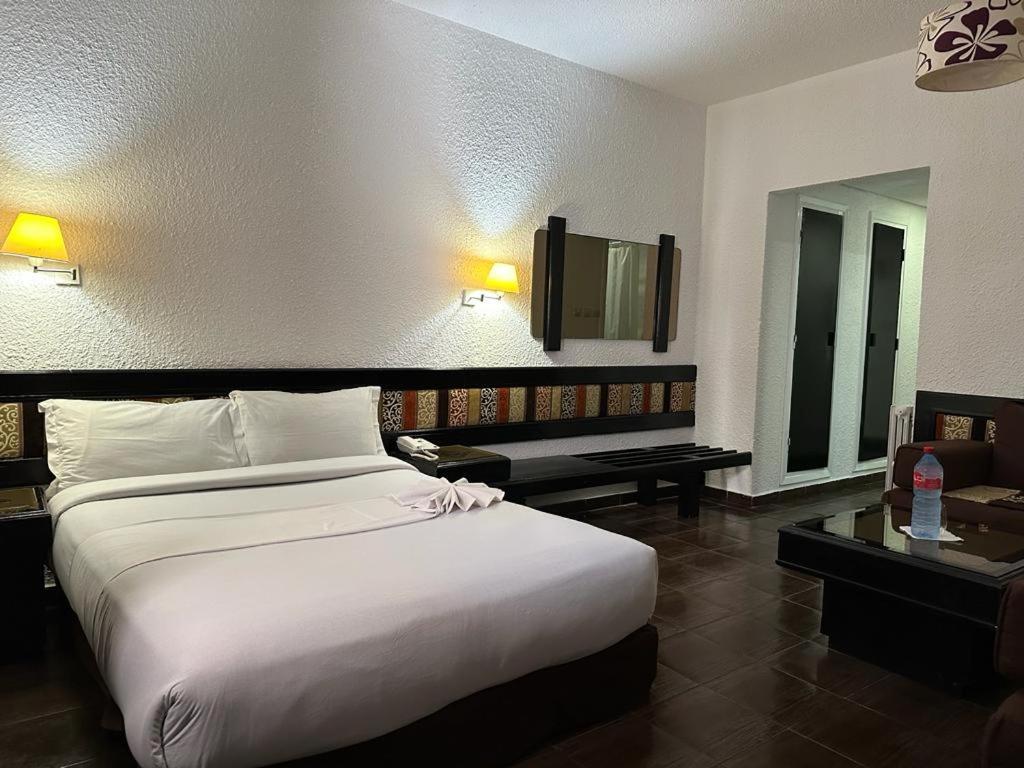 Ourida Urban Hotel Rabat Esterno foto